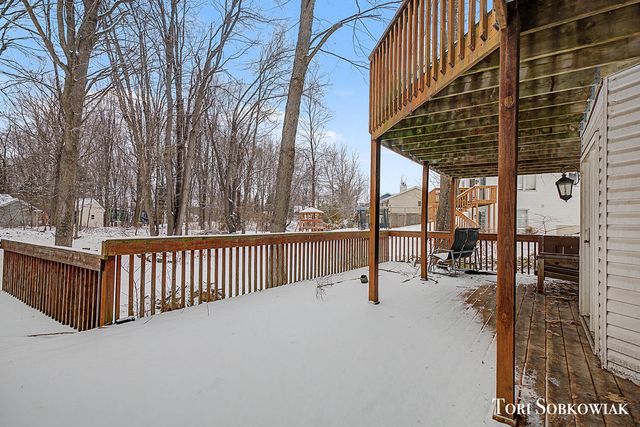 7515 Las Palmas Drive NE, Rockford, MI 49341