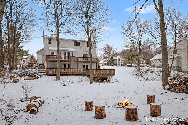 7515 Las Palmas Drive NE, Rockford, MI 49341