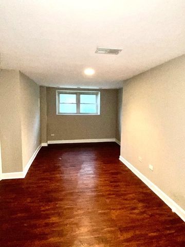 3028 W EASTWOOD Avenue, Chicago, IL 60625