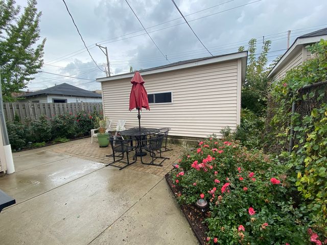 3028 W EASTWOOD Avenue, Chicago, IL 60625