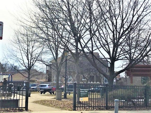 3028 W EASTWOOD Avenue, Chicago, IL 60625