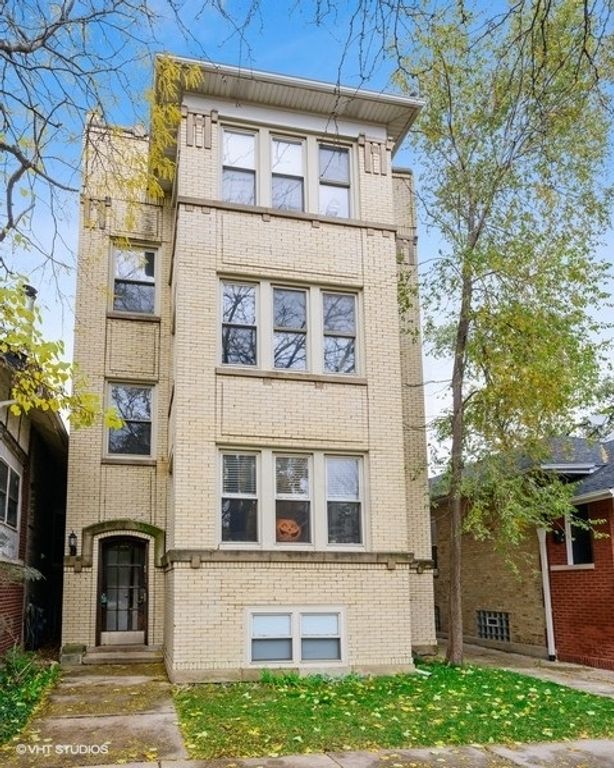 3028 W EASTWOOD Avenue, Chicago, IL 60625