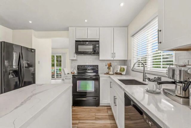 2807 Valley Vista Way, Oceanside, CA 92054