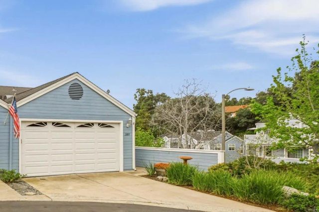 2807 Valley Vista Way, Oceanside, CA 92054