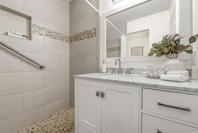 2807 Valley Vista Way, Oceanside, CA 92054