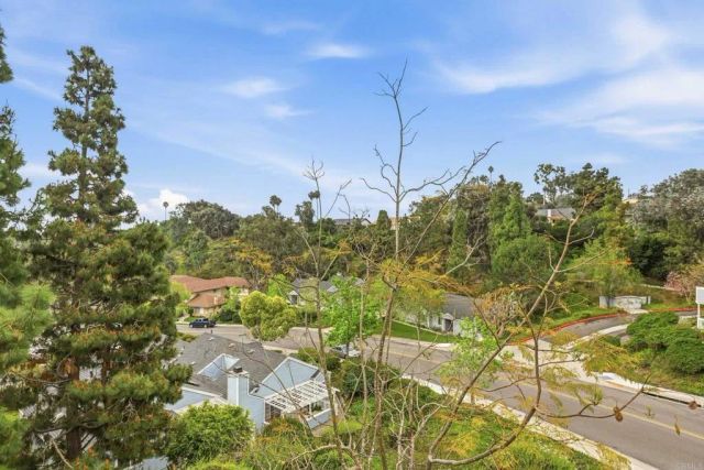 2807 Valley Vista Way, Oceanside, CA 92054