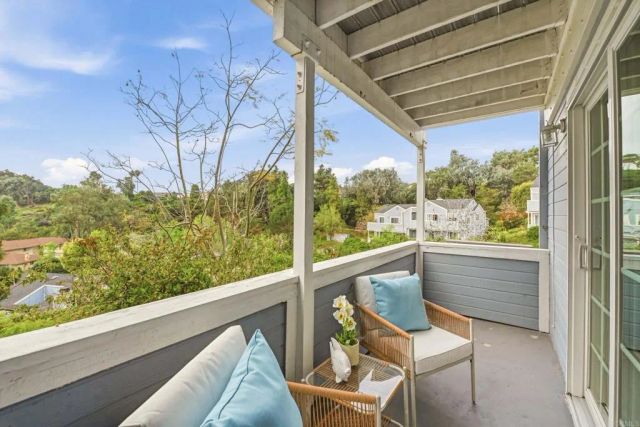 2807 Valley Vista Way, Oceanside, CA 92054