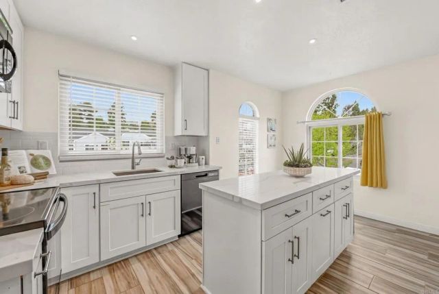 2807 Valley Vista Way, Oceanside, CA 92054