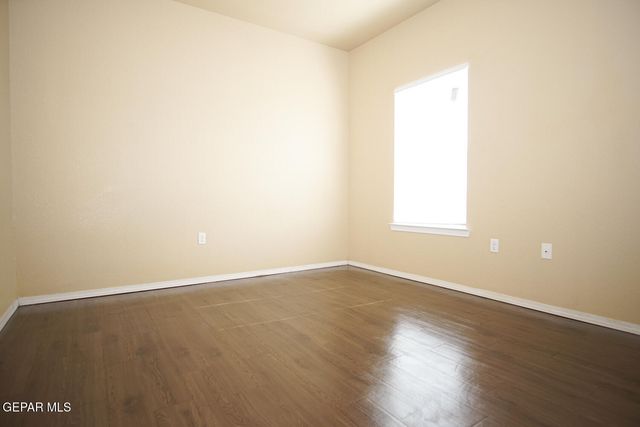 8685 N Loop Drive E2, El Paso, TX 79907