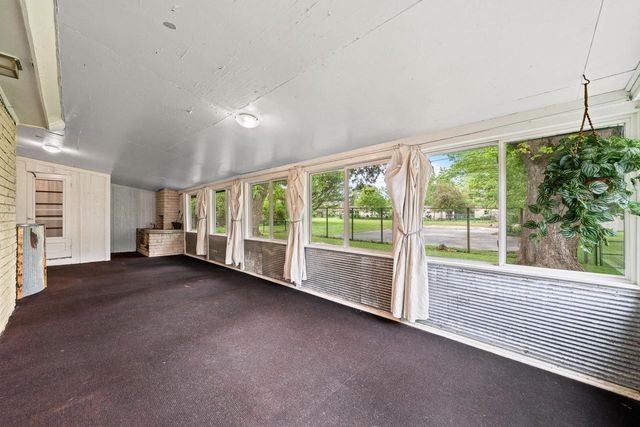 417 W Geneva STREET, Elkhorn, WI 53121