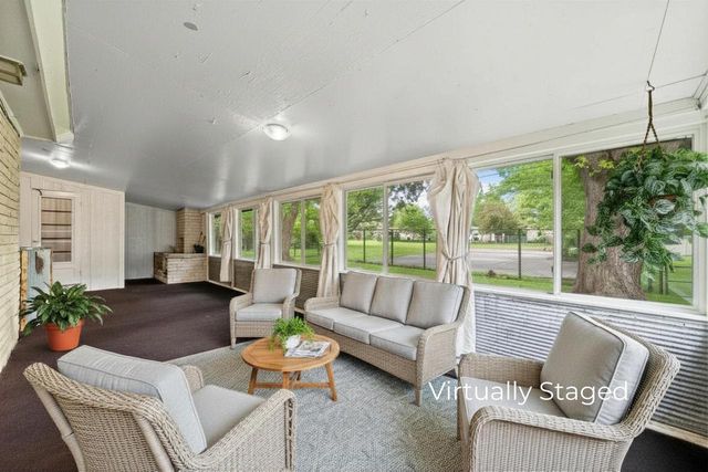 417 W Geneva STREET, Elkhorn, WI 53121