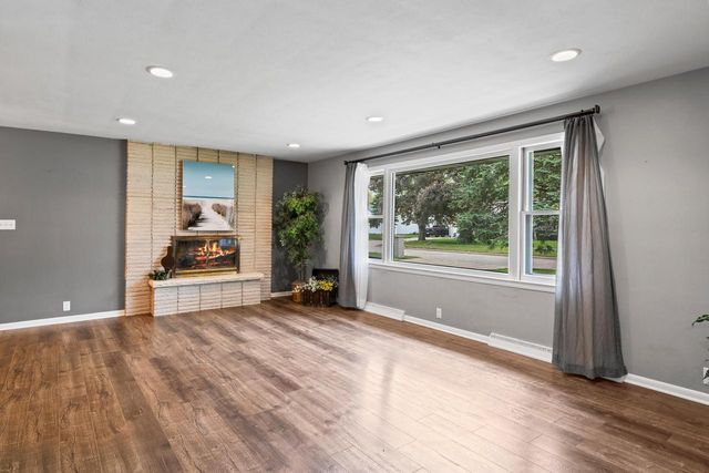 417 W Geneva STREET, Elkhorn, WI 53121