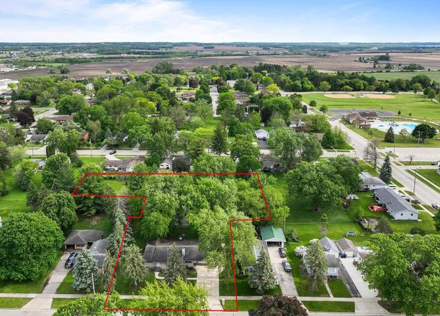 417 W Geneva STREET, Elkhorn, WI 53121
