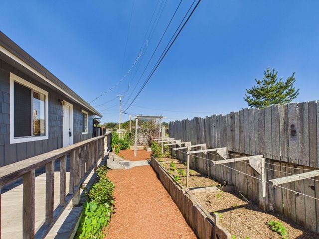 1741 Victor Boulevard, Manila, CA 95521