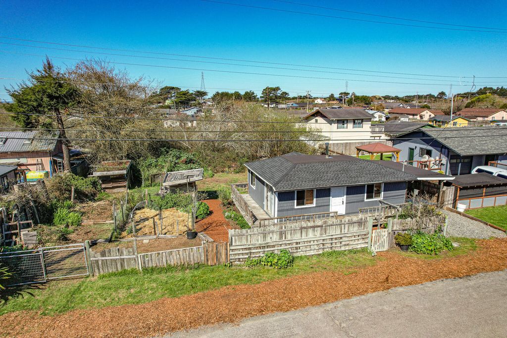 1741 Victor Boulevard, Manila, CA 95521