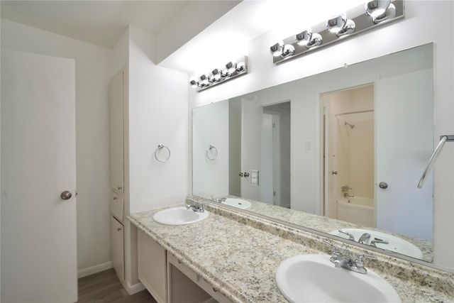 6219 Darlinghurst Drive, Houston, TX 77085