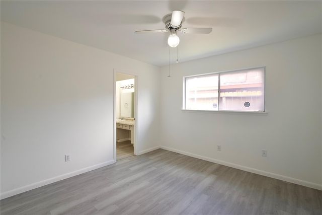 6219 Darlinghurst Drive, Houston, TX 77085