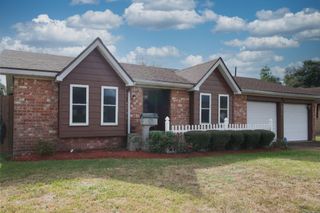 6219 Darlinghurst Drive, Houston, TX 77085