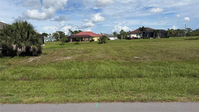 176 W PINE VALLEY LANE, Rotonda West, FL 33947