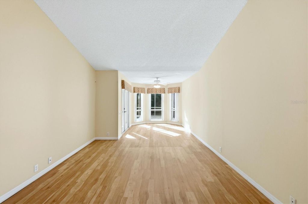 Image 17 of property listing at 1041 BECKLEY CIRCLE, Venice, FL 34292