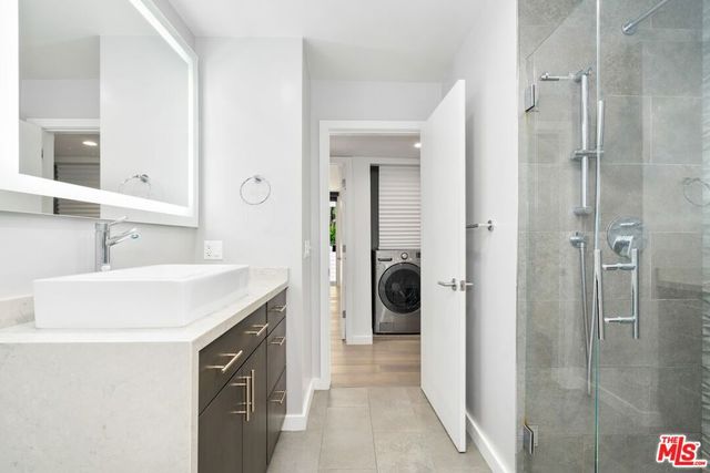 1129 Larrabee Street 6, West Hollywood, CA 90069