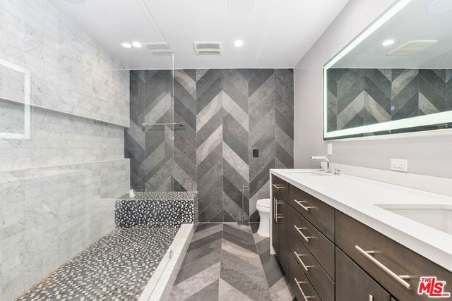 1129 Larrabee Street 6, West Hollywood, CA 90069