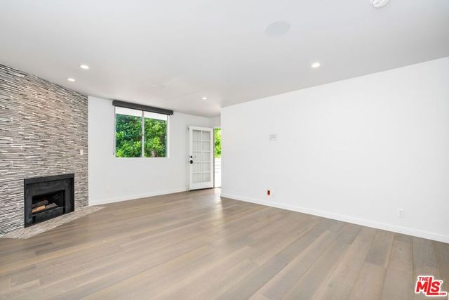 1129 Larrabee Street 6, West Hollywood, CA 90069