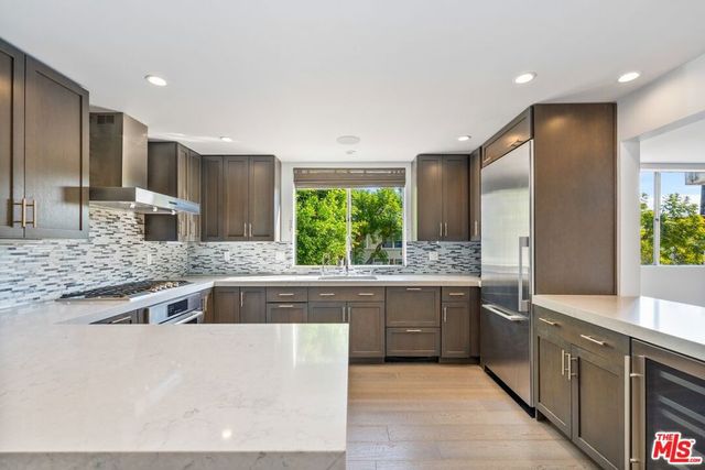 1129 Larrabee Street 6, West Hollywood, CA 90069