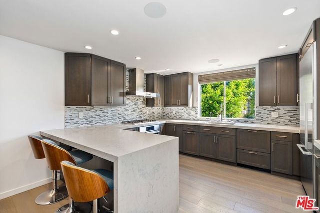 1129 Larrabee Street 6, West Hollywood, CA 90069