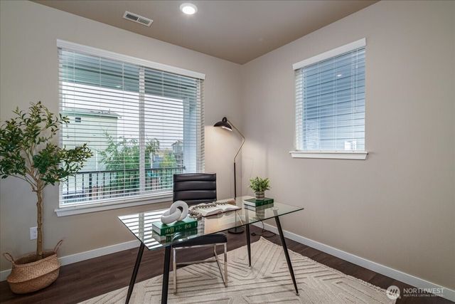 11821 82nd Place S, Seattle, WA 98178