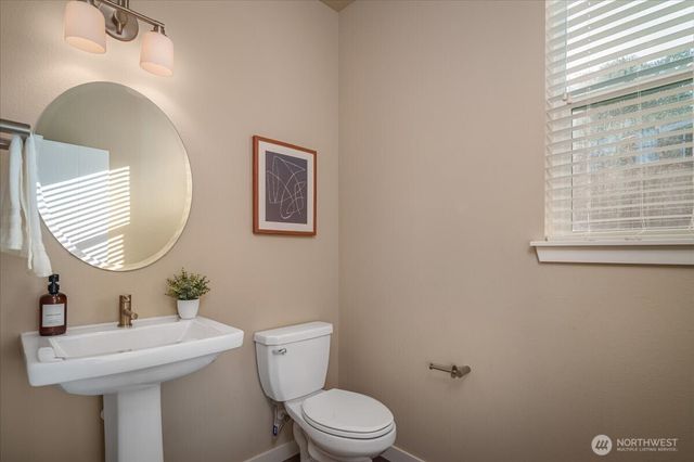 11821 82nd Place S, Seattle, WA 98178