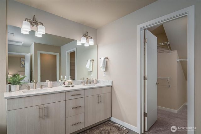 11821 82nd Place S, Seattle, WA 98178