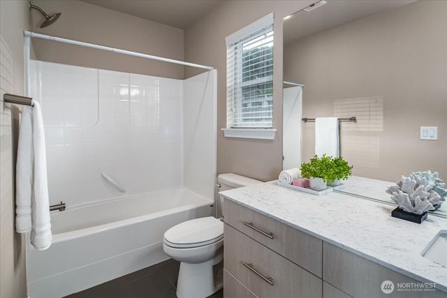 11821 82nd Place S, Seattle, WA 98178