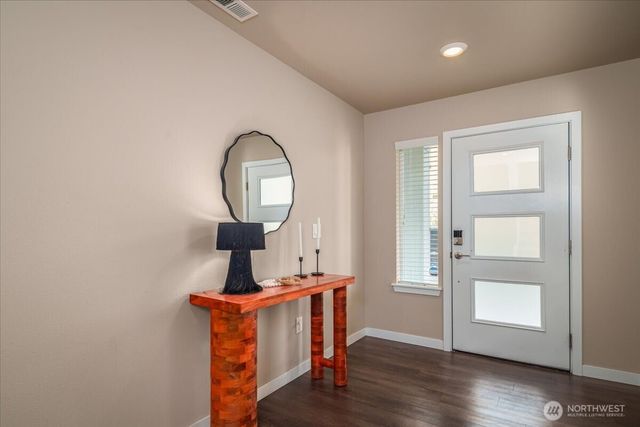 11821 82nd Place S, Seattle, WA 98178