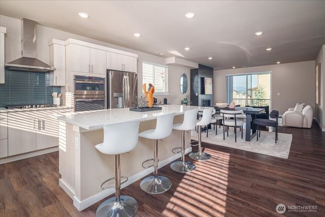 11821 82nd Place S, Seattle, WA 98178