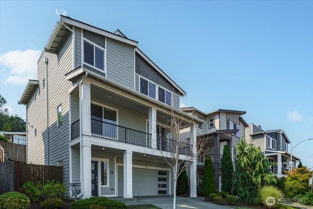 11821 82nd Place S, Seattle, WA 98178