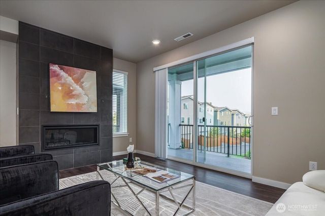 11821 82nd Place S, Seattle, WA 98178