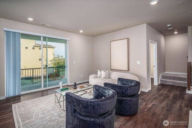 11821 82nd Place S, Seattle, WA 98178