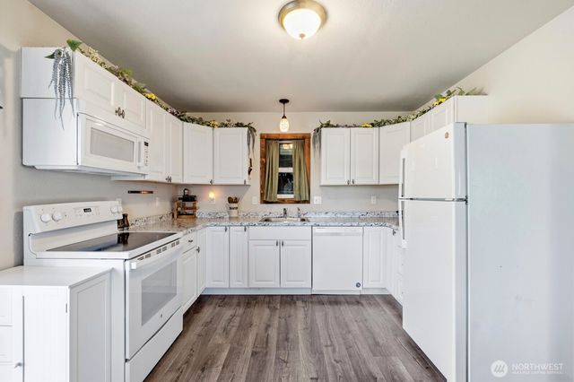 1242 North Fork Road, Chehalis, WA 98532