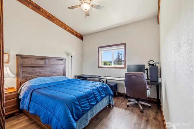 1242 North Fork Road, Chehalis, WA 98532