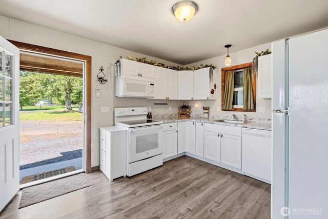 1242 North Fork Road, Chehalis, WA 98532