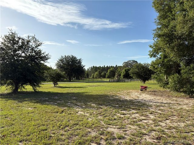 8054 E Shetland Lane, Floral City, FL 34436