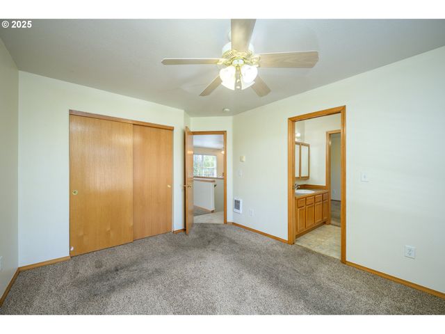 1411 Ne LOGAN St, Mc Minnville, OR 97128