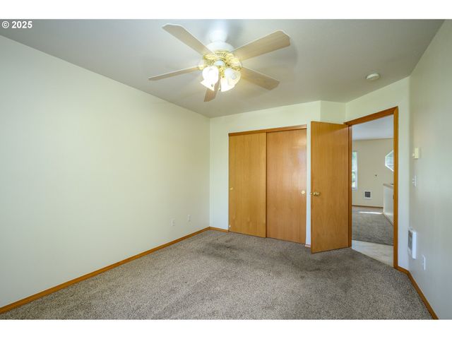 1411 Ne LOGAN St, Mc Minnville, OR 97128