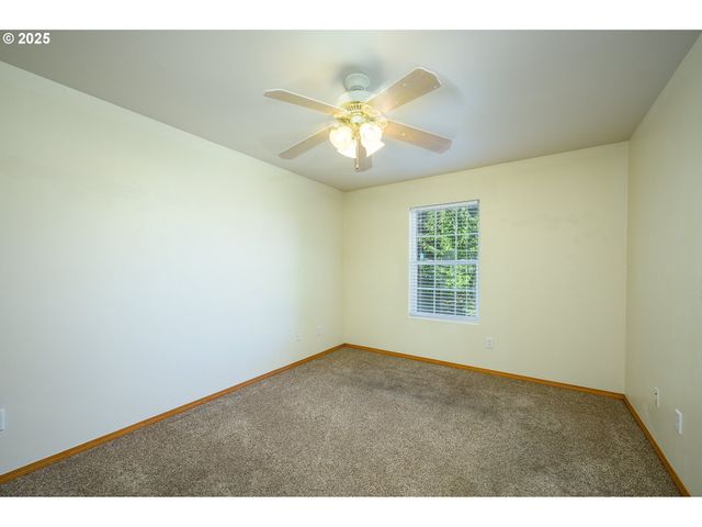 1411 Ne LOGAN St, Mc Minnville, OR 97128