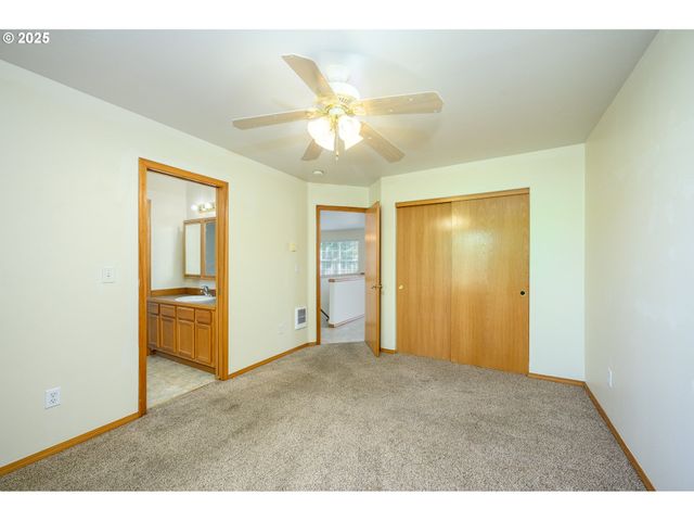 1411 Ne LOGAN St, Mc Minnville, OR 97128