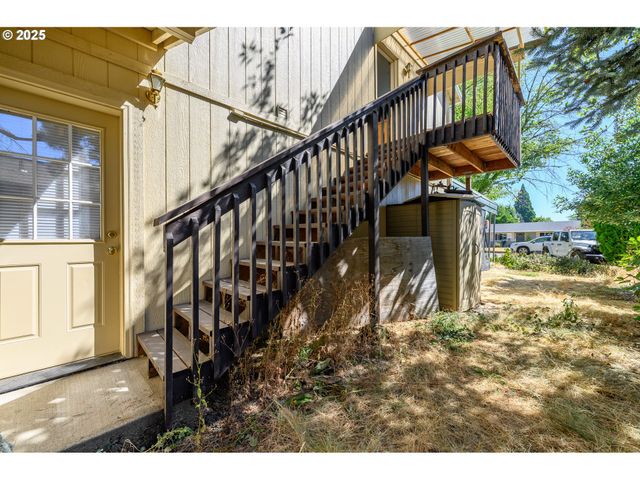 1411 Ne LOGAN St, Mc Minnville, OR 97128