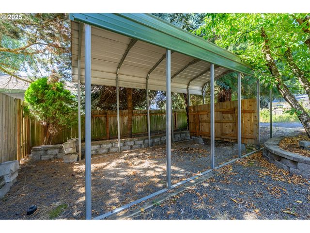 1411 Ne LOGAN St, Mc Minnville, OR 97128