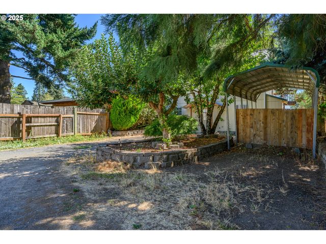 1411 Ne LOGAN St, Mc Minnville, OR 97128