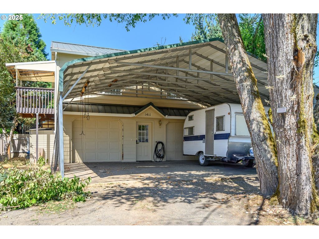 1411 Ne LOGAN St, Mc Minnville, OR 97128